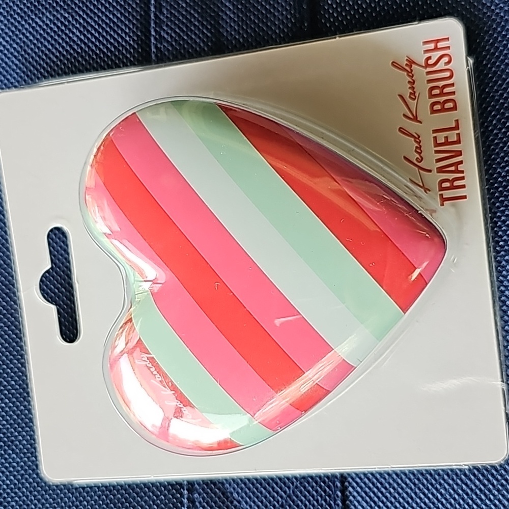 Travel brush